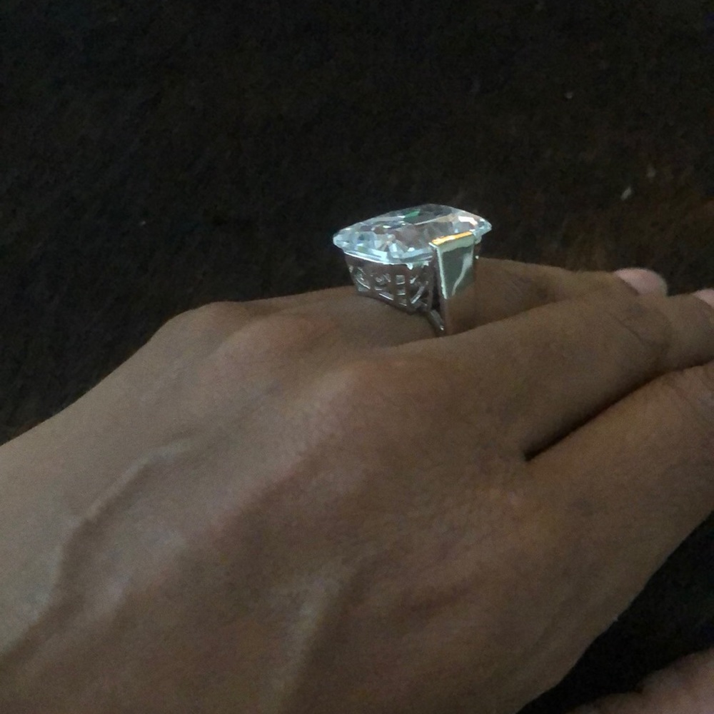 Ring - Picture 3 of 3